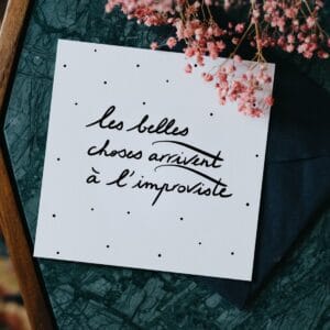 Carte – À L&rsquo;IMPROVISTE (avec enveloppe)